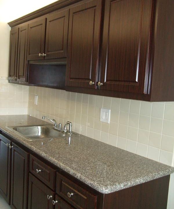 Kitchen granite countertops