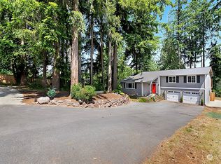 907 Harvest Rd, Bothell, WA 98012