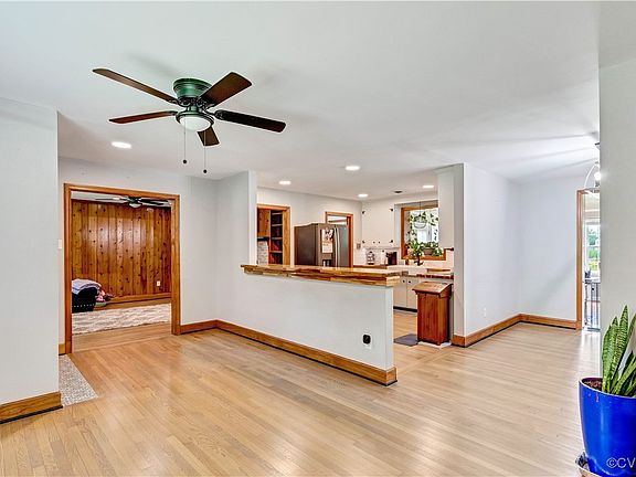 3rd image of 8331 Elwin Dr