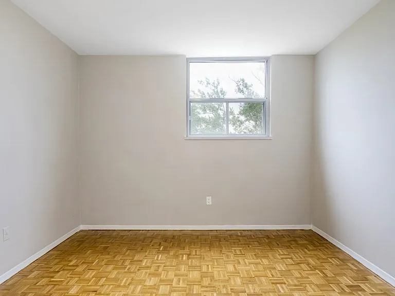 2250 Kennedy Rd — Photo 18