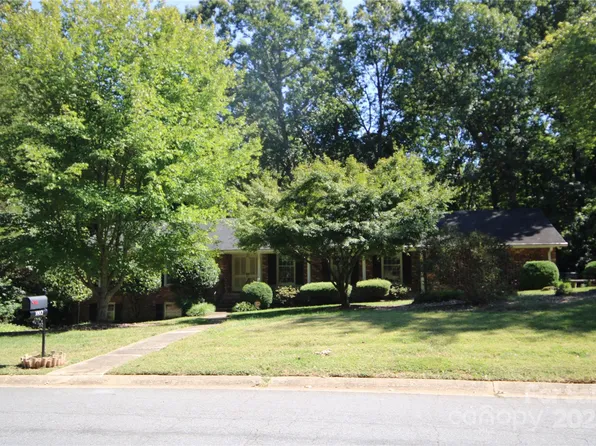 1812 Woodberry Rd, Charlotte, NC 28212
