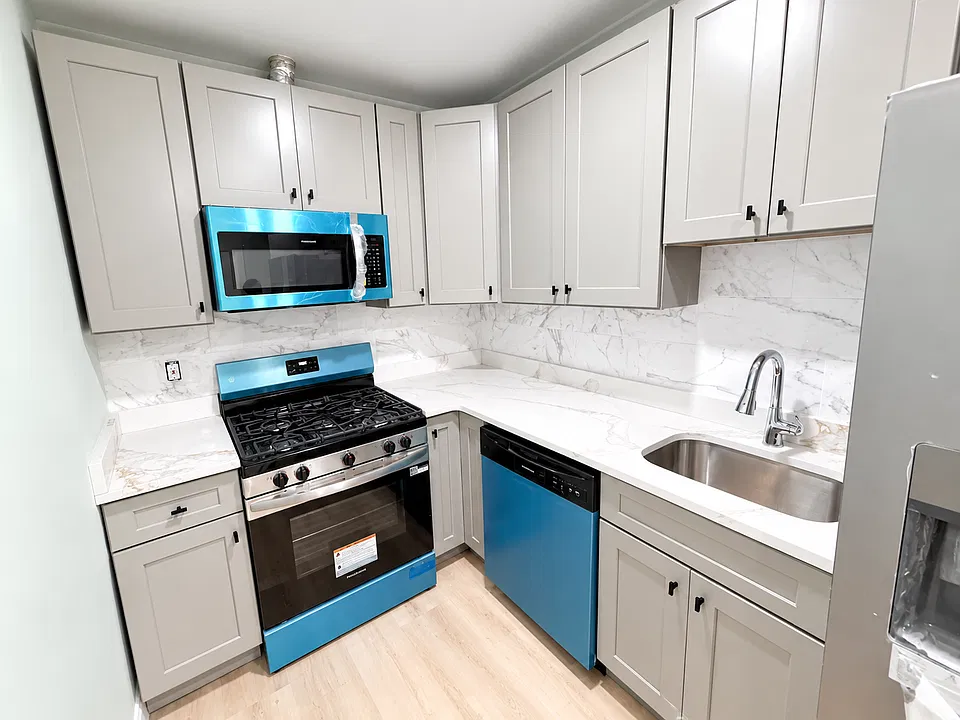 145 Nelson Ave #1