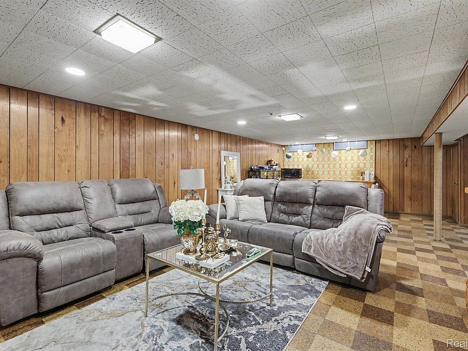 7292 Fairwood Dr, photo 21
