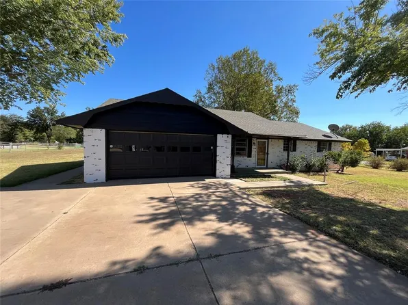 15 Liberty Ln, Elk City, OK 73644