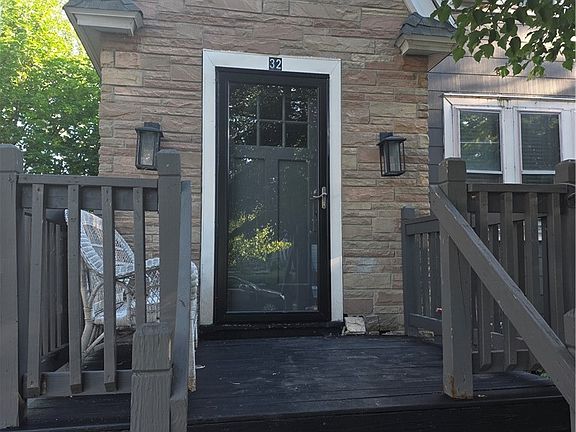 4th image of 32 Lasalle Ave