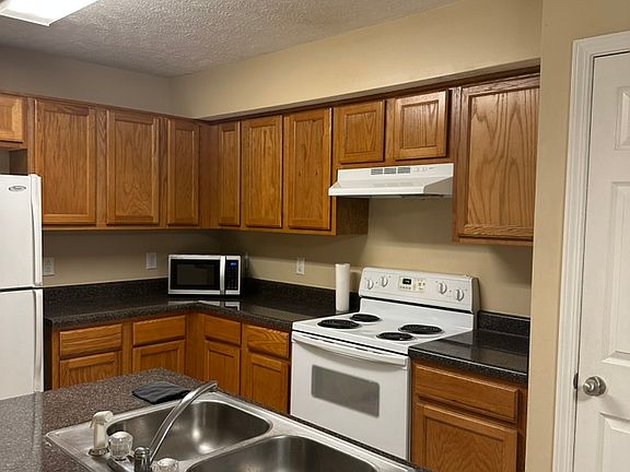 Kitchen with island