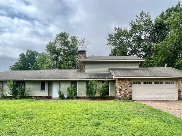 3200 Caitlin Ct, Fort Smith, AR 72908