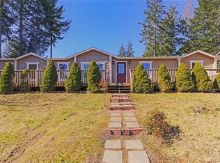 70 E Sea Breeze Dr, Grapeview, WA 98546