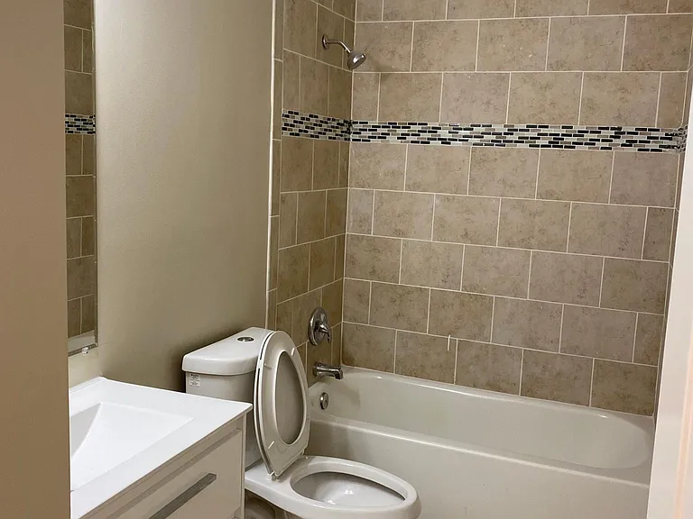 2506 Meadowmar Ln — Photo 11