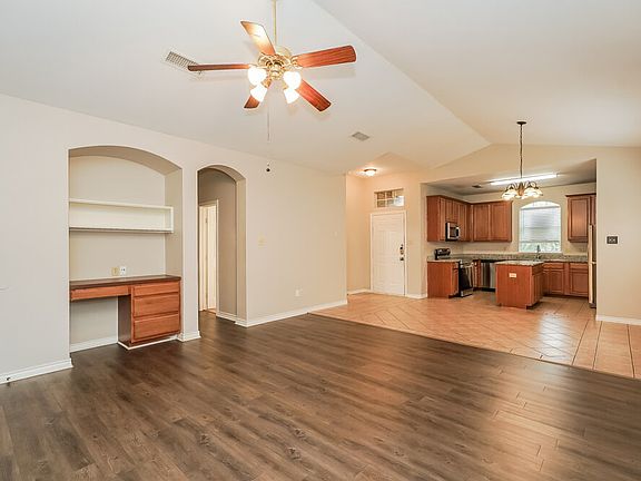 4th image of 1824 Alanbrooke Dr