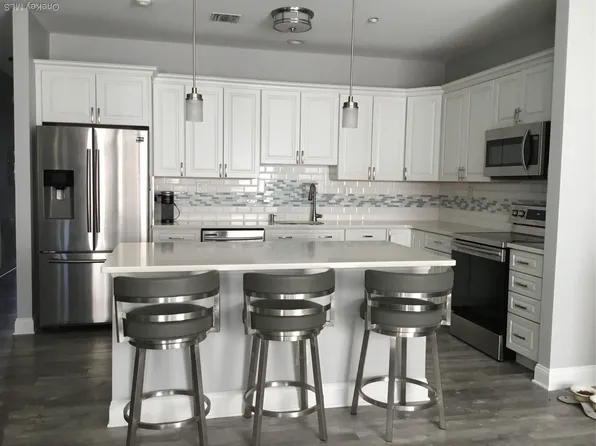 103 Narragansett Villas Drive, Lindenhurst, NY 11757