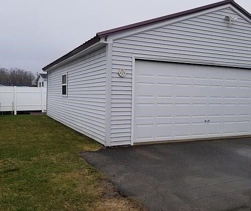 Detached garage