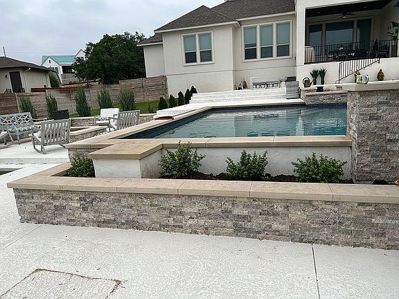 4th image of 172 Evelyn Ct