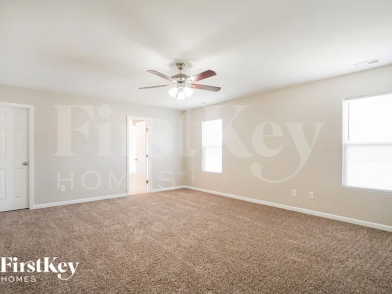 6831 Horseback Ln — Photo 8