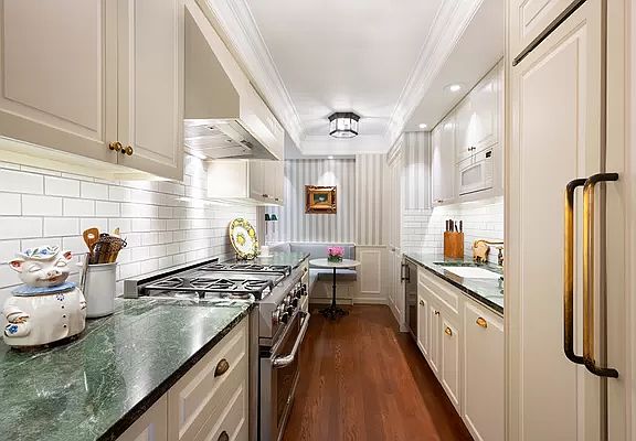 4th image of 205 E 78th St APT 17J