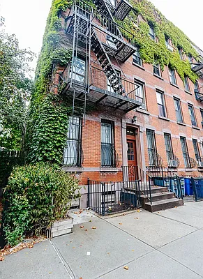 Rented by Avenues Real Estate | media 44
