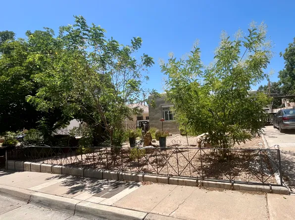 439 Lafayette Pl NE, Albuquerque, NM 87106