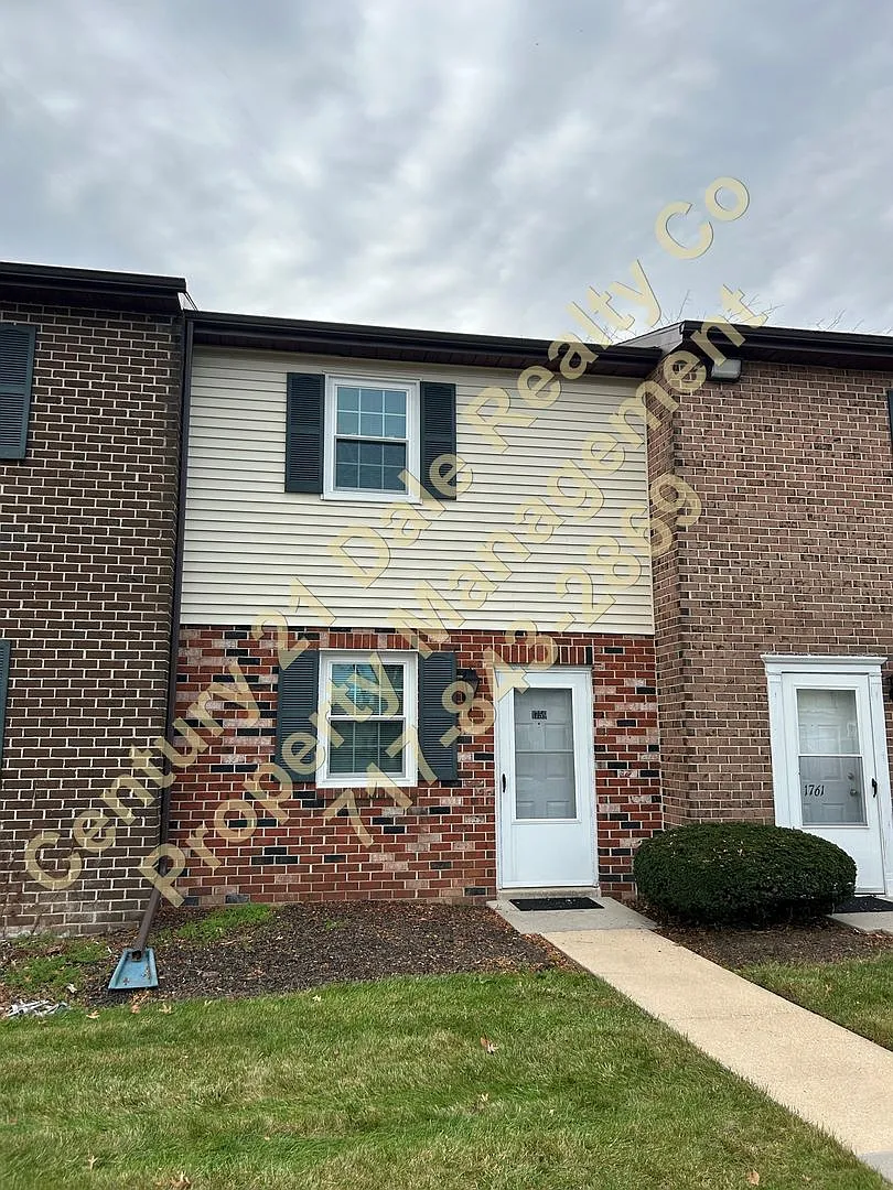 2 BR, 1.5 Bath in West York School District — Photo 1