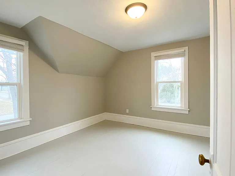 802 N Holcombe Ave — Photo 14