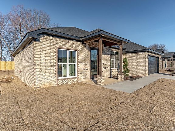 2nd image of 219 Woodland Trl