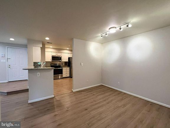 5th image of 7501 Ashby Ln Unit I