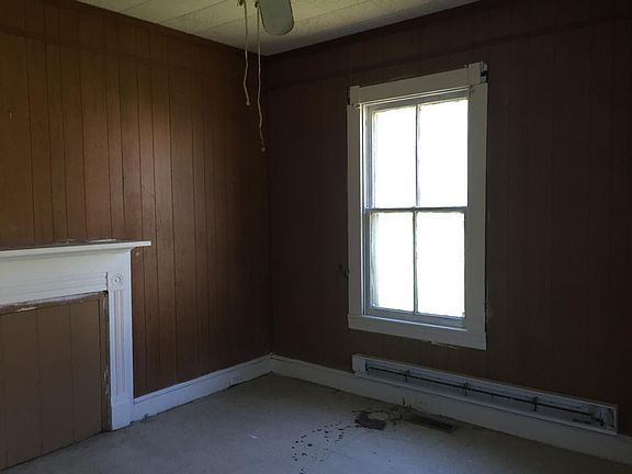 3rd image of 705 Paxton St
