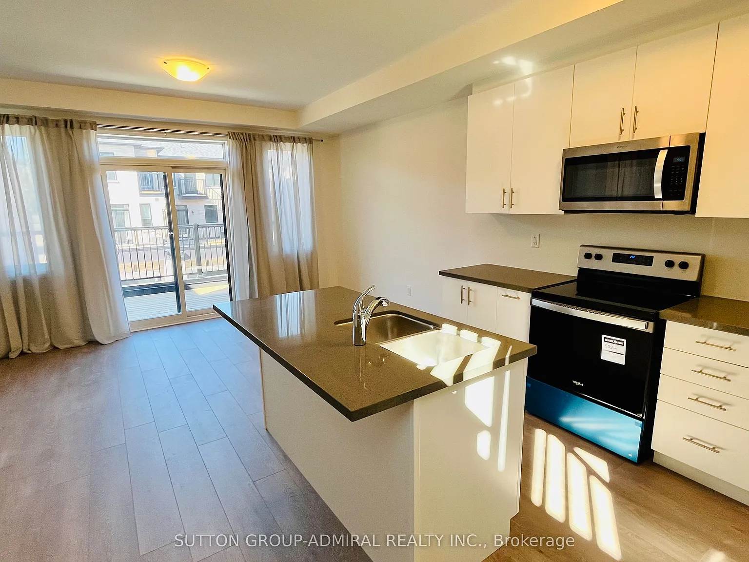4 bed, $2,950 — Photo 4