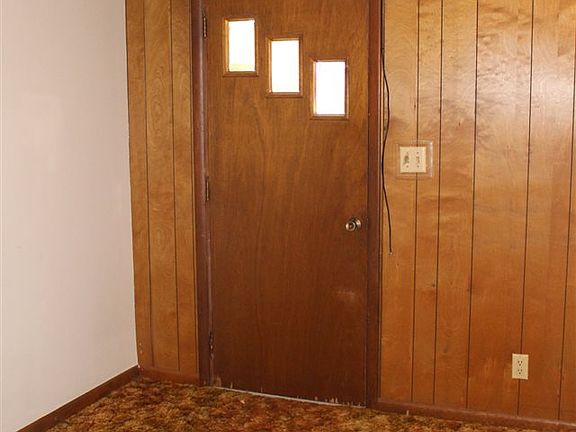 3rd image of 122 E Princeton Ave