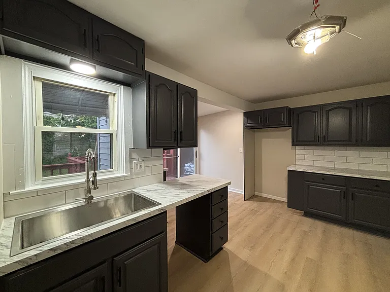 326 Burroughs Ave — Photo 2