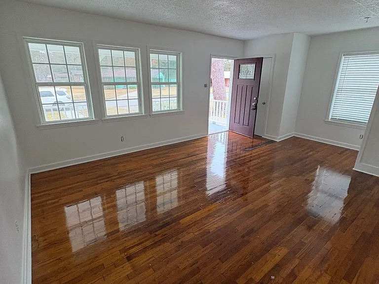 3107 Heather St — Photo 4