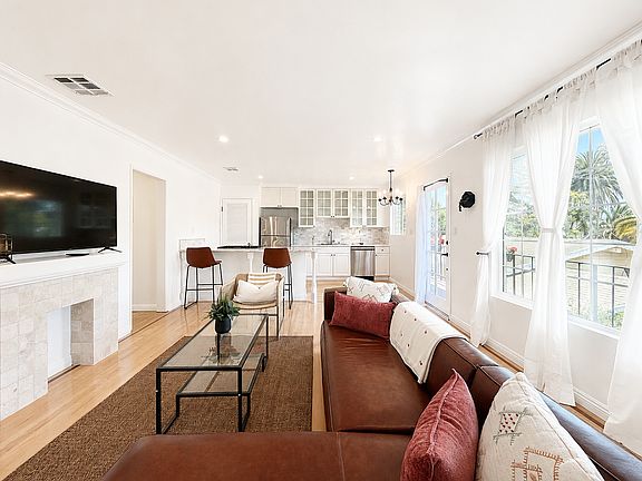 3rd image of 1028 12th St #204