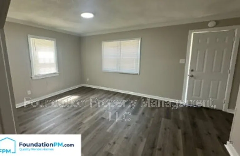 1711 S Sutton Dr — Photo 8