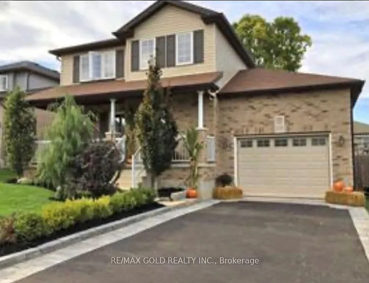 65 Woodhatch Cres — Photo 1