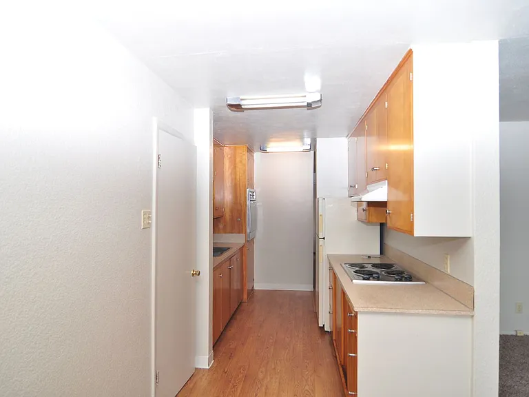 490 S State St — Photo 14