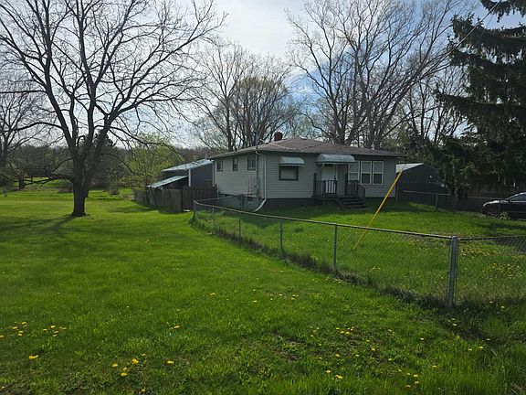 3rd image of 4214 N Linden Rd