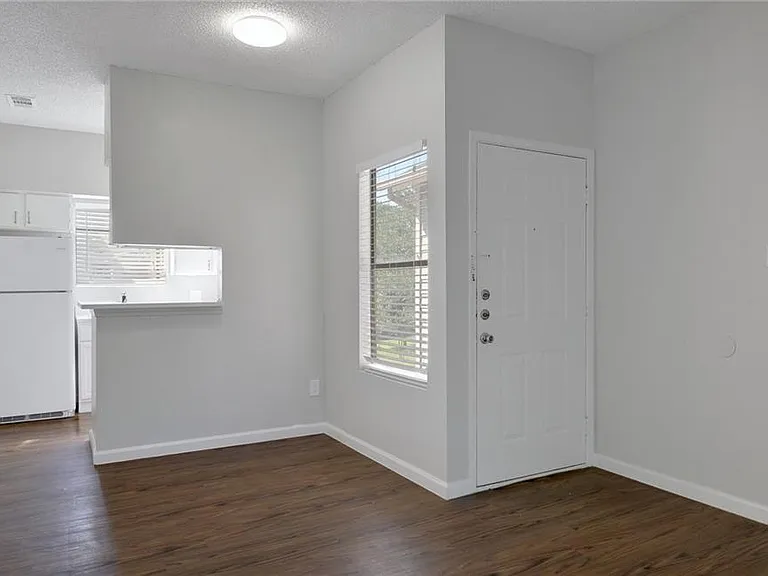9507 Kempler Dr #D — Photo 2