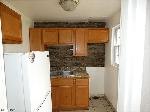 4th image of 451 Clearview Dr