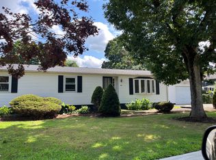 398 Rathbun Willard Dr, Attleboro, MA 02703