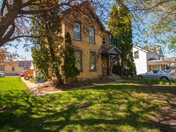 208 West Pleasant Street, Portage, WI 53901