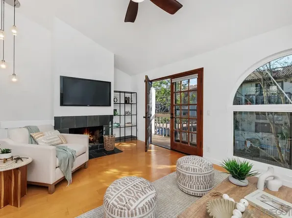 2364 Altisma Way Unit B, Carlsbad, CA 92009