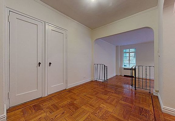 5th image of 101 Cooper St APT 2R