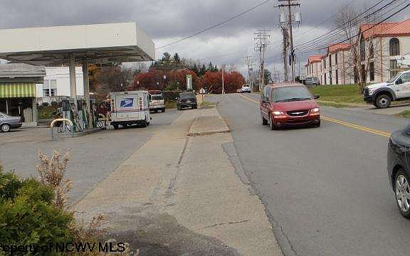 3rd image of 3100 University Ave