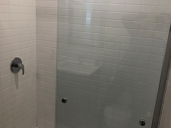 5th image of 6008 N Winthrop Ave #204