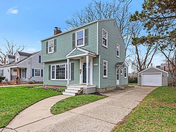 3rd image of 2415 Aleda Ave SE