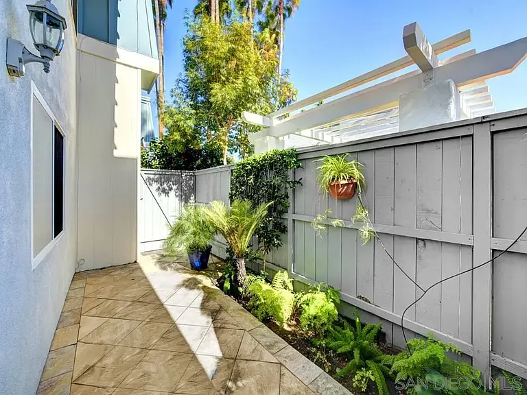 45 Antigua Ct — Photo 17