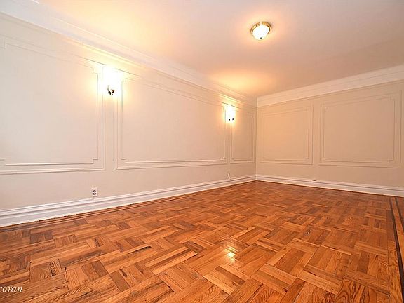 4th image of 2680 30th St APT 2G