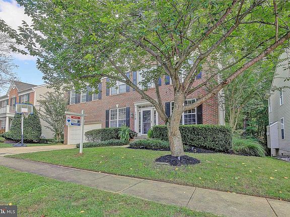 3rd image of 1518 Hornbeam Dr