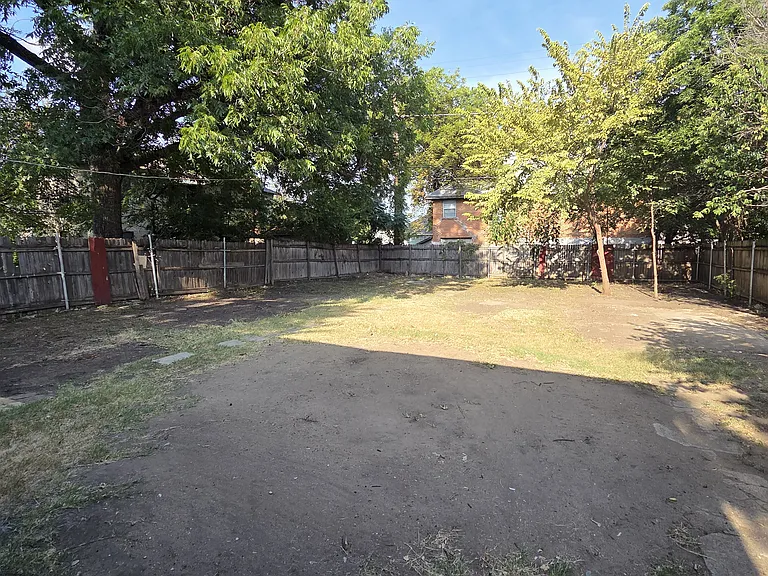 2805 S Jennings Ave — Photo 15