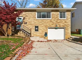 2410 Park Dr, Parma, OH 44134