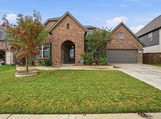 10037 Lakemont Dr, Fort Worth, TX 76131